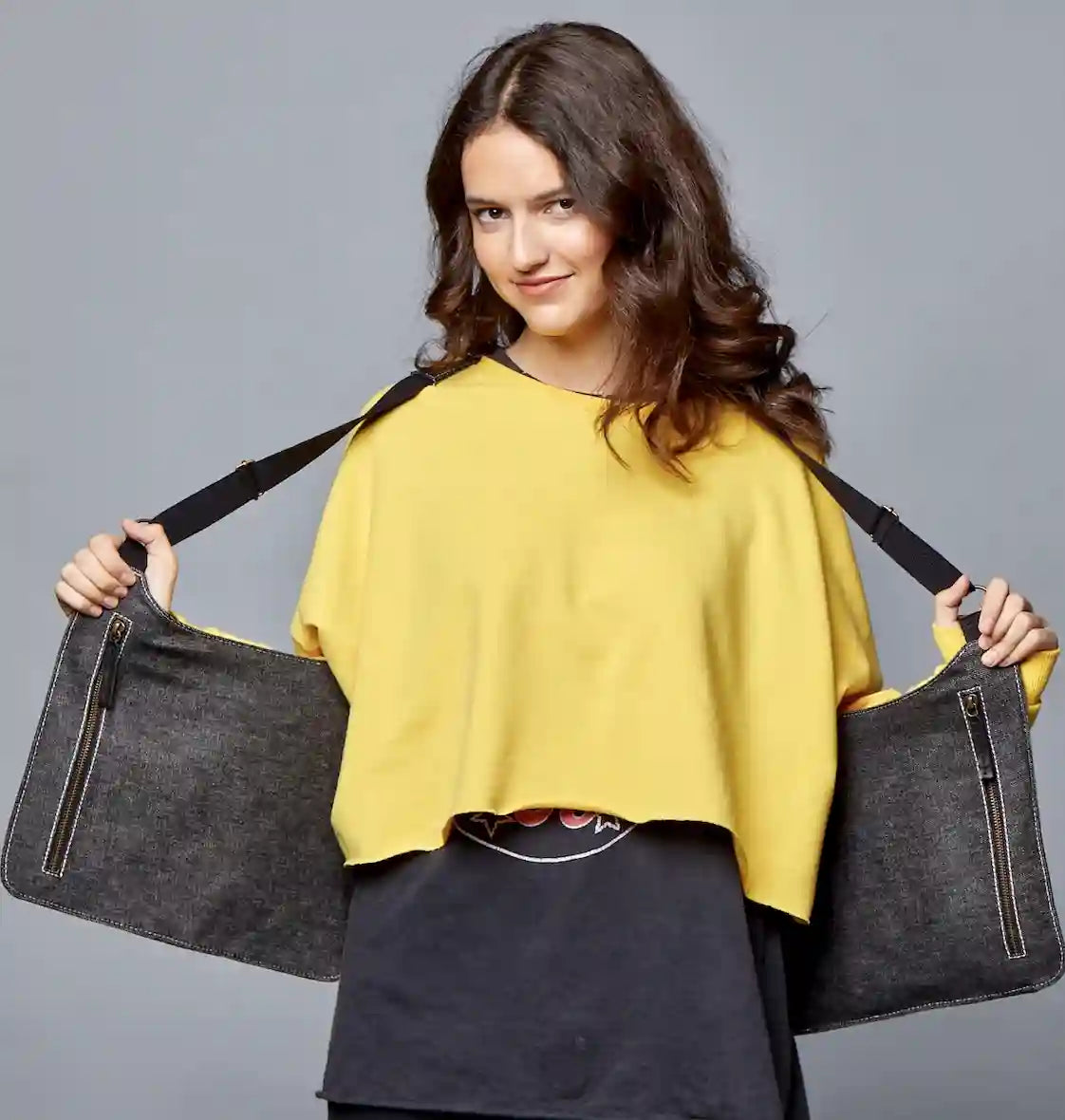Bolso chaleco vaquero negro jaspeado – detalle de los bolsillos interiores